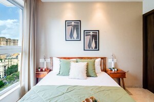 Bedroom in 1 BHK Apartment at Hiranandani Regent Hill, Powai – for Sale