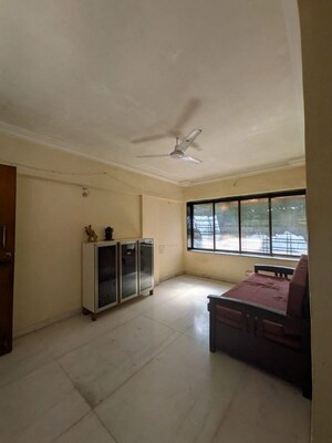 Room in 1 BHK Apartment at Santacruz West – for Rent