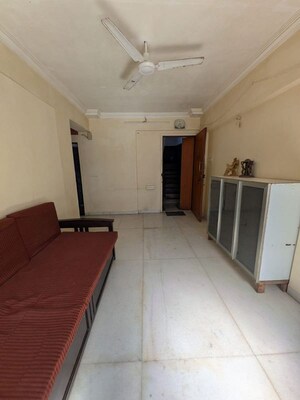 Living Room in 1 BHK Apartment at Santacruz West – for Rent