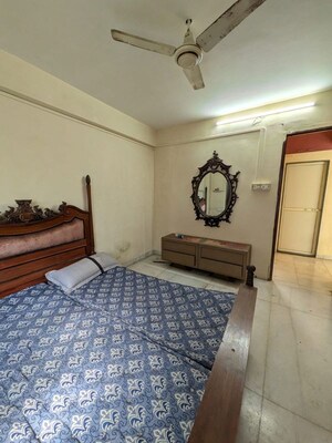 Bedroom in 1 BHK Apartment at Santacruz West – for Rent