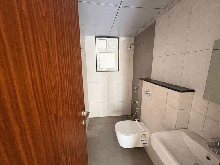 Bathroom, vilas-javdekar-yashone-eternitee 3 Bedroom 878 Sq.Ft. Apartment In Hinjewadi Pune 10702080