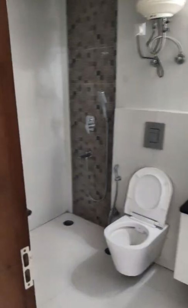 Bathroom, bptp-the-pedestal 3 Bedroom 1674 Sq.Ft. Apartment In Sector 70a Gurgaon 10702101