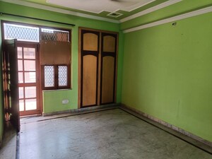 Room in 2.5 BHK Villa at Sector 21 – for Rent