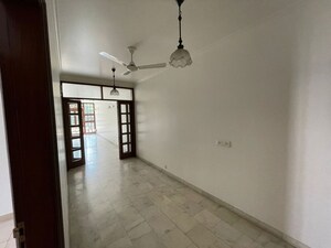 Room in 3 BHK Builder Floor at Green Park – for Rent