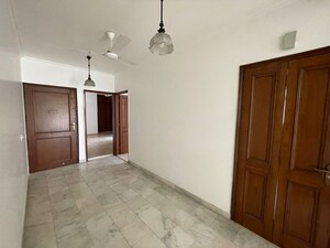 Room in 3 BHK Builder Floor at Green Park – for Rent