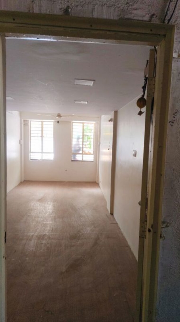undefined, silver-classic Commercial Office Space 400 Sq.Ft. In Wanowrie Pune 10701980
