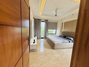 Building Lobby in 3 BHK Builder Floor at Sector 23 – for Rent