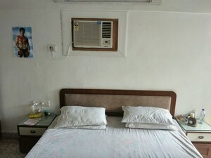 Bedroom in 3 BHK Apartment at Khar West – for Sale
