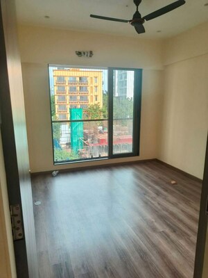 Room in 2 BHK Apartment at Khar West – for Rent