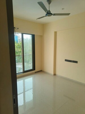 Room in 2 BHK Apartment at Khar West – for Rent