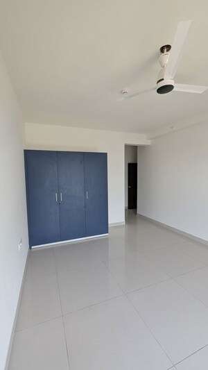 Room in 3 BHK Apartment at Purva Atmosphere, Thanisandra Main Road – for Rent