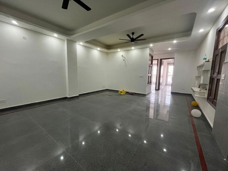 Room, freedom fighters enclave 3 Bedroom 1850 Sq.Ft. Apartment In Freedom Fighters Enclave Delhi 10702144