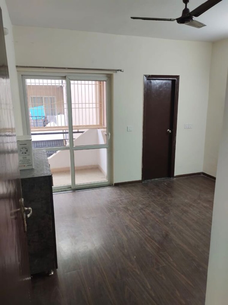 Room, bptp-park-81 3.5 Bedroom 275 Sq.Yd. Apartment In Sector 81 Faridabad 10702111
