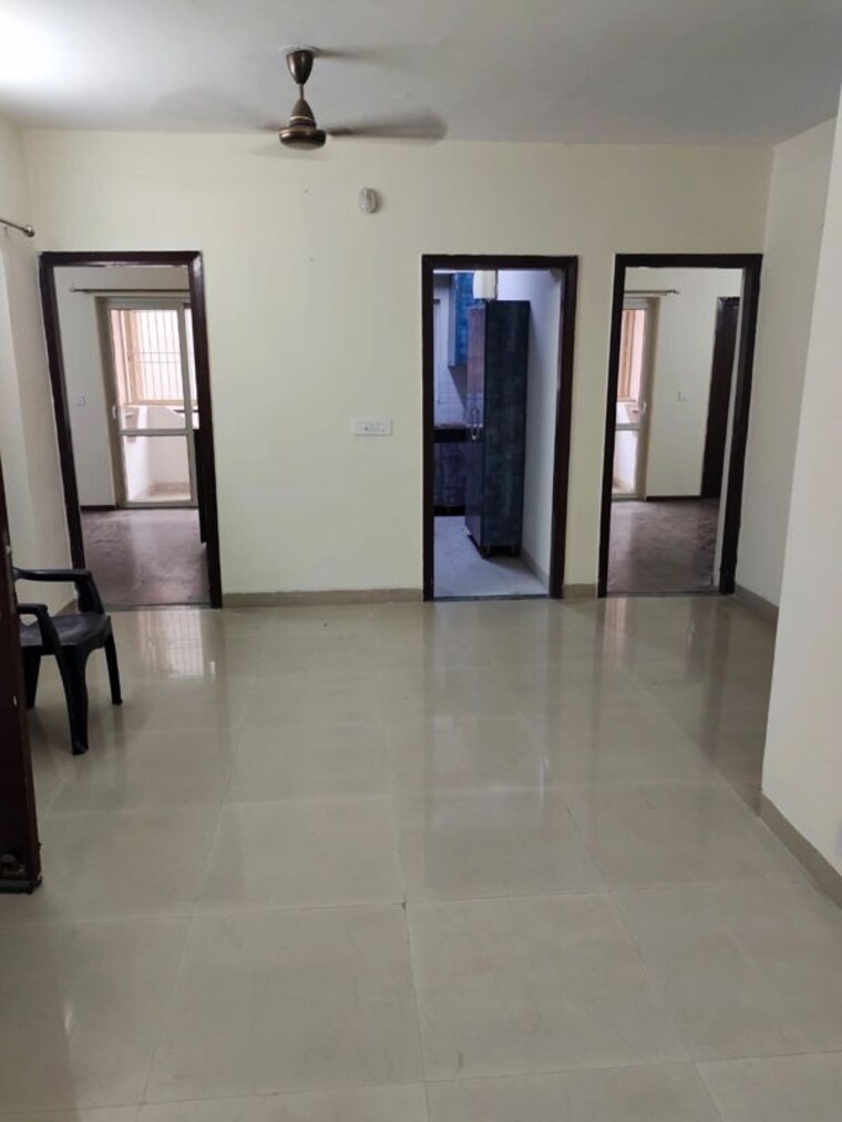 Room, bptp-park-81 3.5 Bedroom 275 Sq.Yd. Apartment In Sector 81 Faridabad 10702111