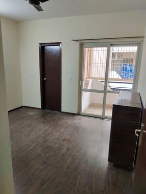 Room in 3.5 BHK Apartment at BPTP Park 81, Sector 81 – for Rent