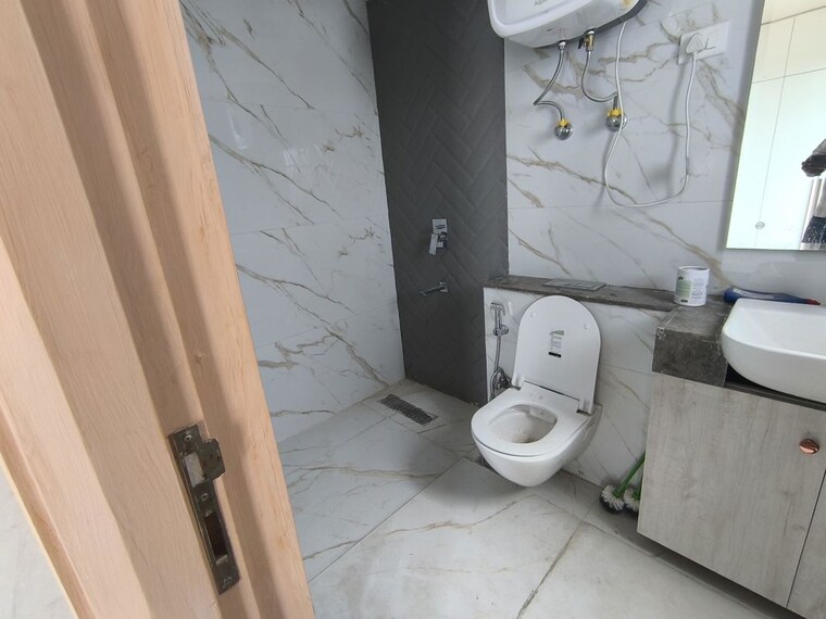 Bathroom, sector 23 3 Bedroom 1600 Sq.Ft. Builder Floor In Sector 23 Gurgaon 10702160