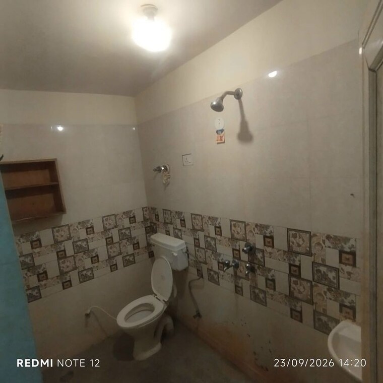 Bathroom, kishangarh 1 Bedroom 450 Sq.Ft. Builder Floor In Kishangarh Delhi 10702152