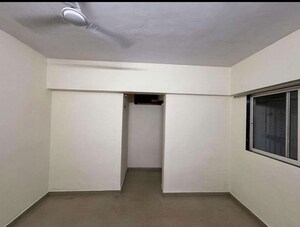 Room in 1 RK Apartment at Bindra Complex, Andheri East – for Rent