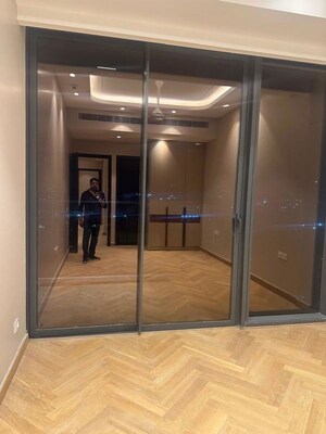 Room in 4 BHK Builder Floor at Sector 23 – for Rent