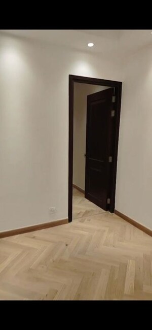 Room in 4 BHK Builder Floor at Sector 21 – for Rent