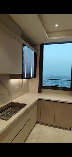 Room in 4 BHK Builder Floor at Sector 21 – for Rent