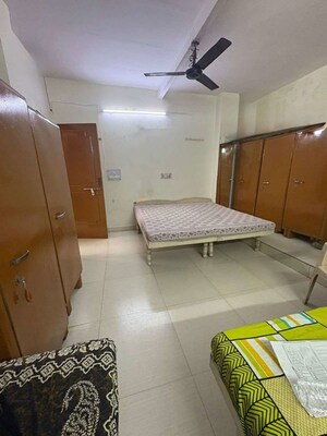 Room in  Pg at Lajpat Nagar 4 – for Rent