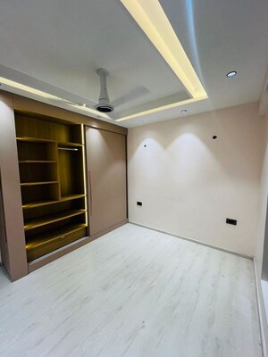 Room in 2 BHK Builder Floor at Sector 23a – for Rent