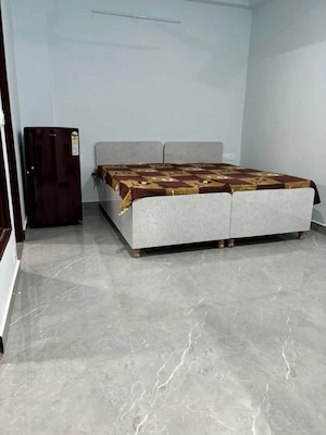 1 RK Apartment For Rent in Sector 18