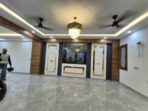 Room in 3 BHK Apartment at Saket – for Rent