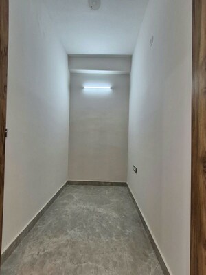 Room in 3 BHK Apartment at Saket – for Rent