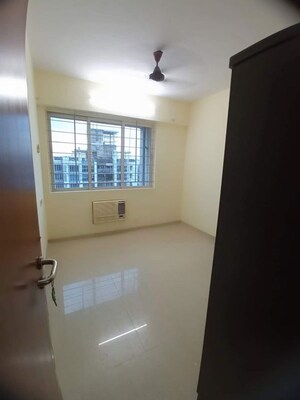 Room in 3 BHK Apartment at Dosti Flamingos, Parel – for Rent