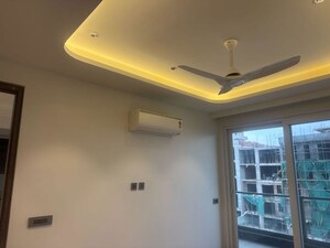 Room in 3 BHK Builder Floor at Sector 21 – for Rent