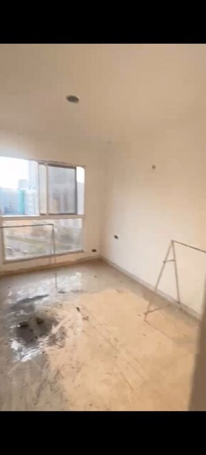 Room in 3 BHK Apartment at Signature Global City 81, Sector 81 – for Sale
