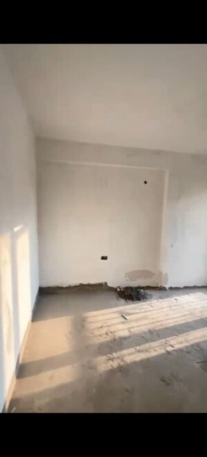 Room in 3 BHK Apartment at Signature Global City 81, Sector 81 – for Sale