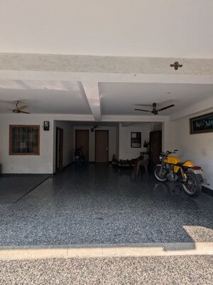 Parking in 3 BHK Apartment at Sector 23 – for Rent