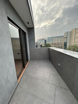 Balcony in 1 RK Builder Floor at Safdarjung Enclave – for Rent