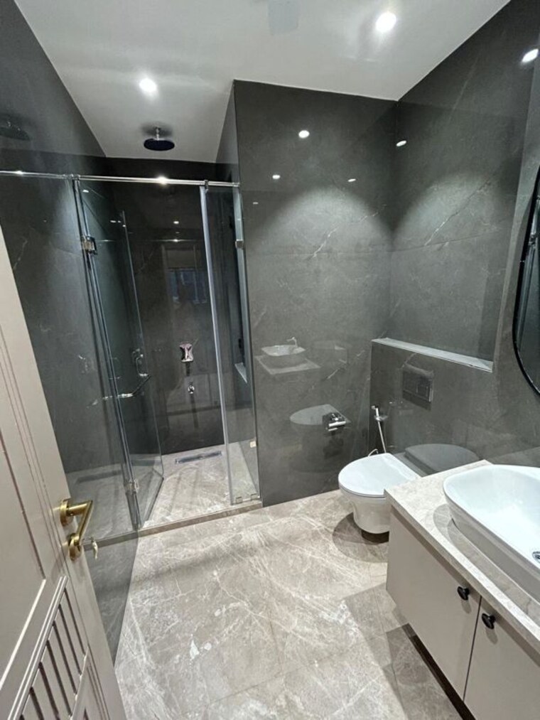 Bathroom, safdarjung enclave 1 RK 400 Sq.Ft. Builder Floor In Safdarjung Enclave Delhi 10702266