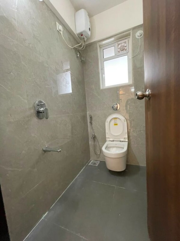Bathroom, mohite-mrugank 1 Bedroom 422 Sq.Ft. Apartment In Chembur Mumbai 10702274