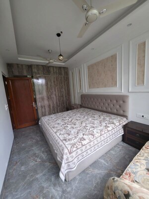 Bedroom in 3 BHK Builder Floor at Chittaranjan Park – for Rent