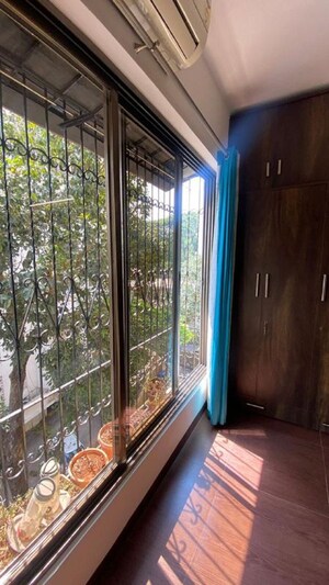 Balcony in 1.5 BHK Apartment at Bandra West – for Rent