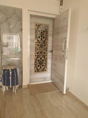 2 BHK Apartment – Entrance View at Byculla - for Sale