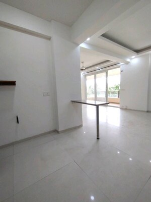 Room in 3 BHK Apartment at Tulip Violet, Sector 69 – for Rent