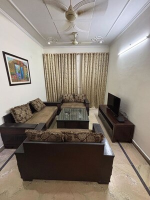 Living Room in 3 BHK Builder Floor at Sector 45 – for Rent