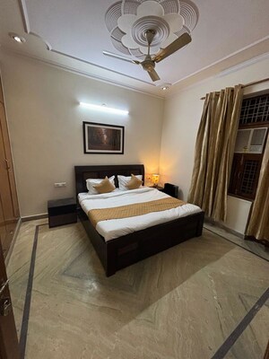 Living Room in 3 BHK Builder Floor at Sector 45 – for Rent
