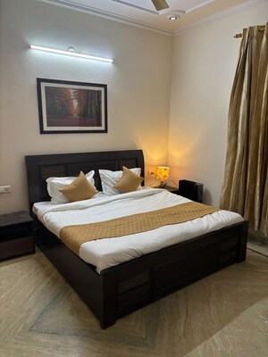 Bedroom in 3 BHK Builder Floor at Sector 45 – for Rent