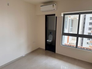 Room in 2 BHK Apartment at Piramal Vaikunth, Balkum Pada – for Rent