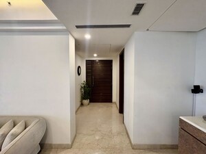 Room in 1 BHK Builder Floor at Sector 21 – for Rent