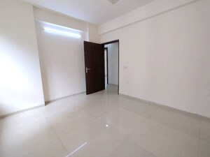 Room in 4 BHK Apartment at Tulip Violet, Sector 69 – for Rent