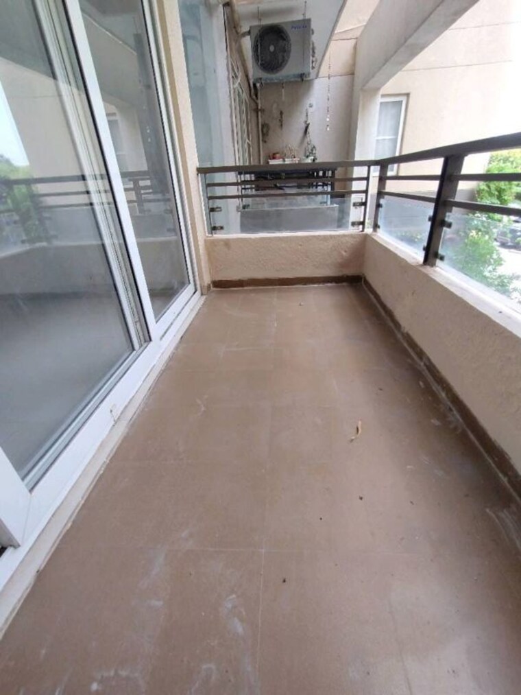 Balcony, tulip-violet 4 Bedroom 2010 Sq.Ft. Apartment In Sector 69 Gurgaon 10702308