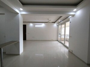 Room in 4 BHK Apartment at Tulip Violet, Sector 69 – for Rent